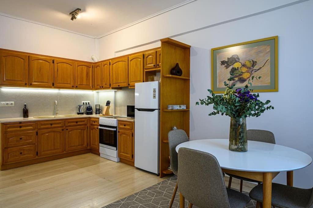 Anna'S Apartment Kalamata Bagian luar foto